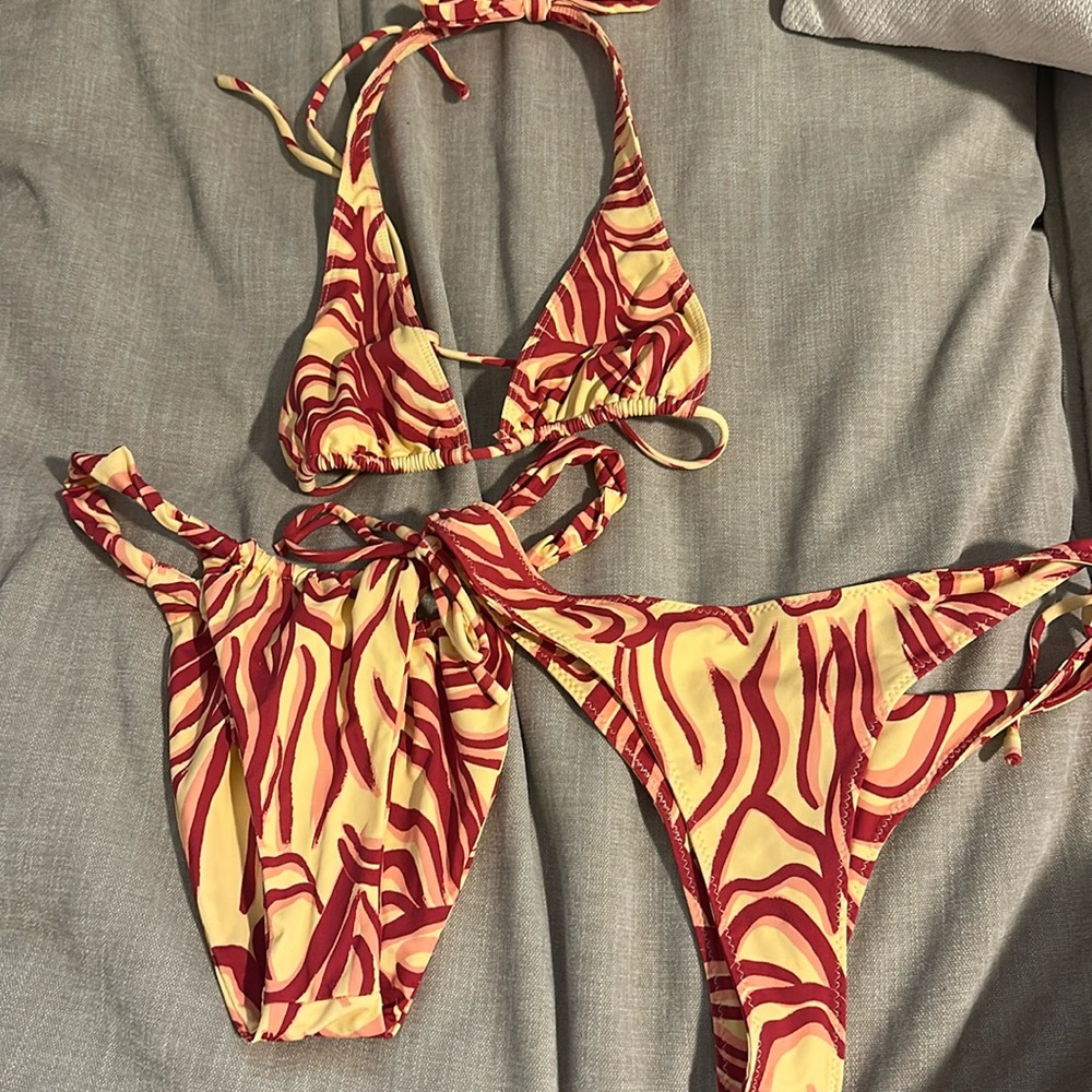 BAMBA SWIM set (1 top, 2 bottoms) size small